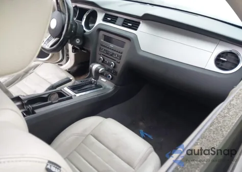 2011 Ford Mustang V6 Premium z USA, uszkodzony, nr VIN 1ZVBP8AM9B5115574